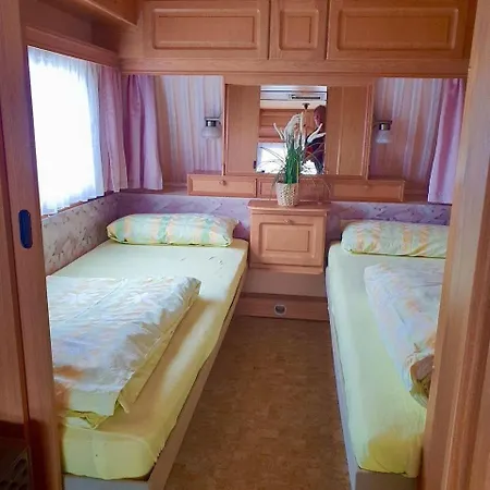 Gepflegter-Schoener-Wohnwagen-350-M-Vom-Meer-Kompl-Eingerichtet Holiday home Groemitz